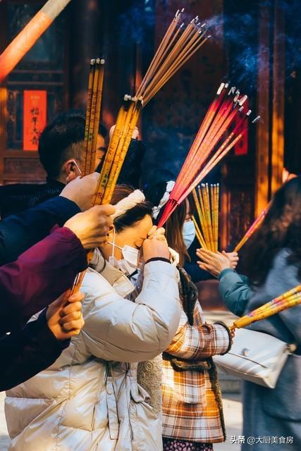 切记：1不晒、2要出、3不说有讲究AG旗舰厅明日正月十二是“吉祥日”(图4)