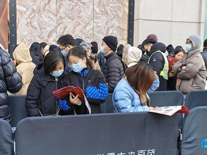 叠椅、躺椅都带来了！一年一度为了……AG旗舰厅·(中国)国际厅彻夜排队折(图2)