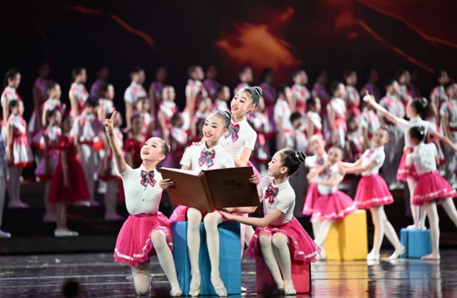 儿童登上国家大剧院舞台庆“六一”AG旗舰厅最新版全国千余名青少年(图5)
