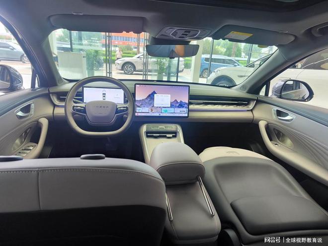 DMH以858万重塑10万级混动市场AG旗舰厅新能源家轿王！荣威M7(图2)