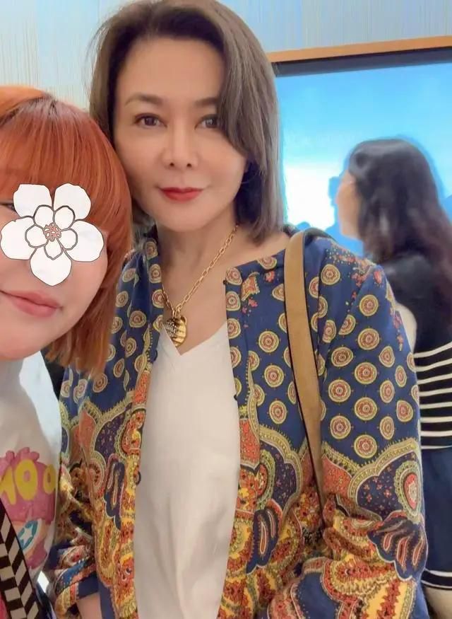 :美貌还在婚姻没了自称“无性无爱”AG旗舰厅62岁关之琳在韩国被偶遇(图9) :美貌还在婚姻没了自称“无性无爱”AG旗舰厅62岁关之琳在韩国被偶遇(图9)